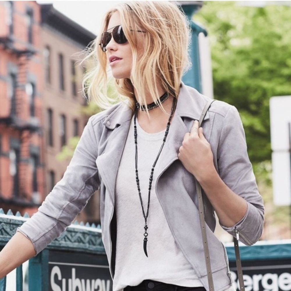 Stella & Dot Arlo Horn Necklace